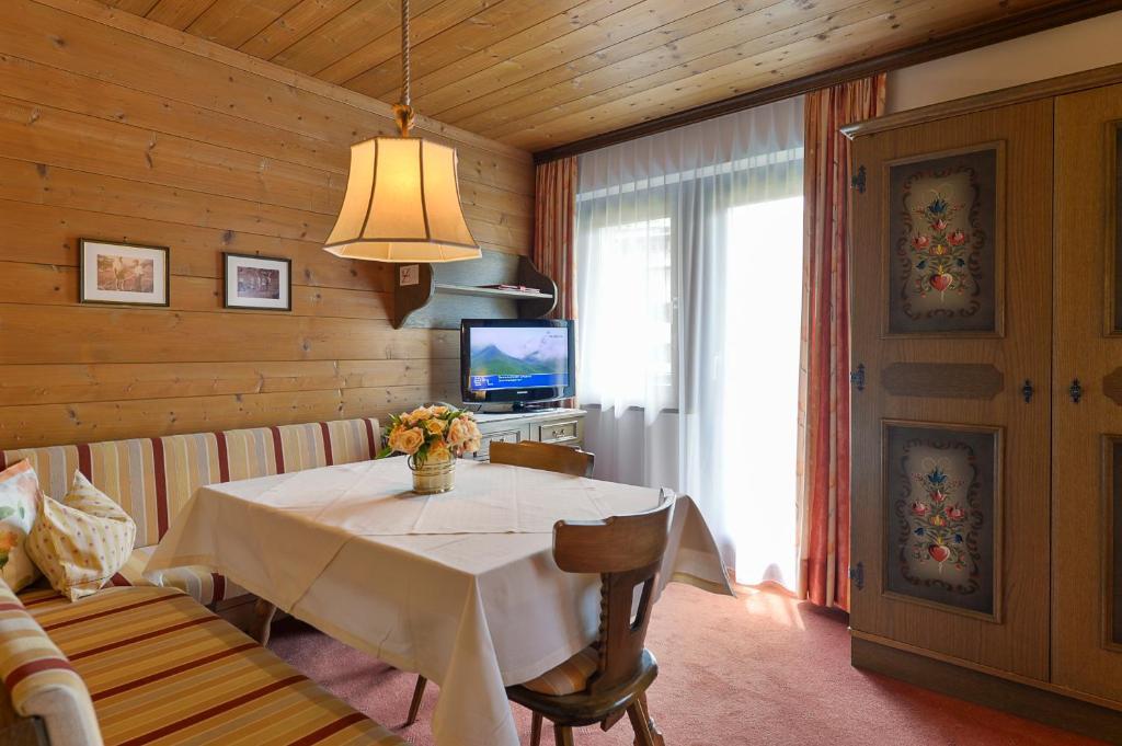 Appartementhaus Holiday Lech am Arlberg Bagian luar foto